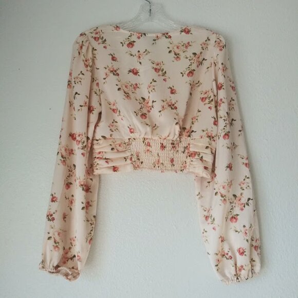 Forever 21 women's size S cream, pink and green floral long sleeve crop top - Picture 4 of 16